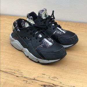 Nike huarache woman’s 8